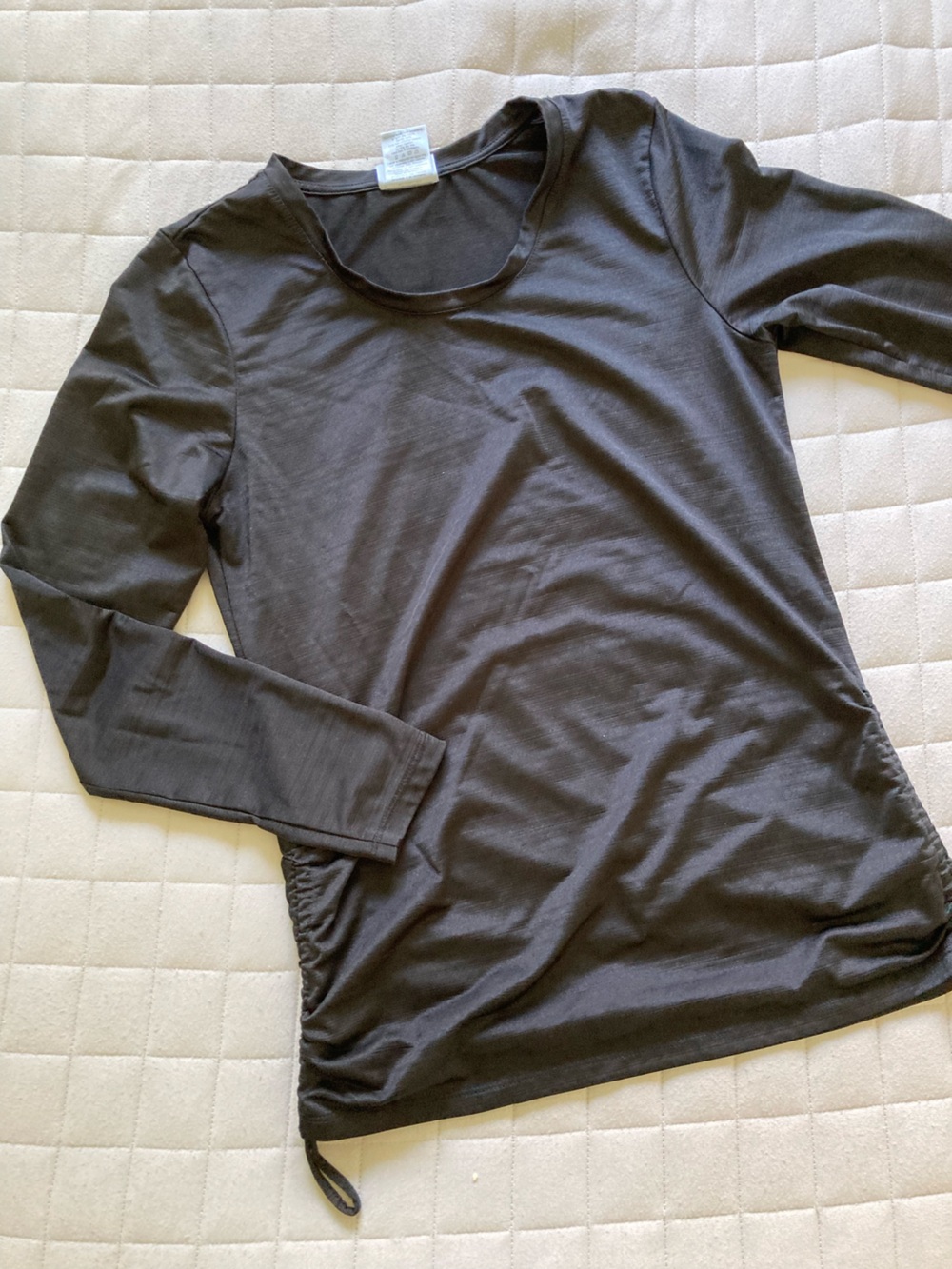 Danskin Women’s Black Crewneck Long Sleeve Athletic Top